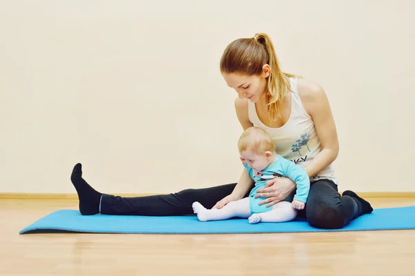 Sport with baby — Stock Photo, Image