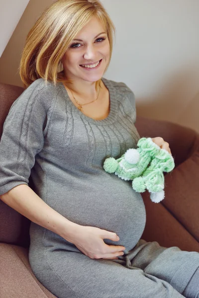 Pretty pregnant woman — Stock Photo, Image