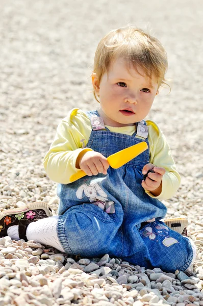 Jogando bebê menina — Fotografia de Stock