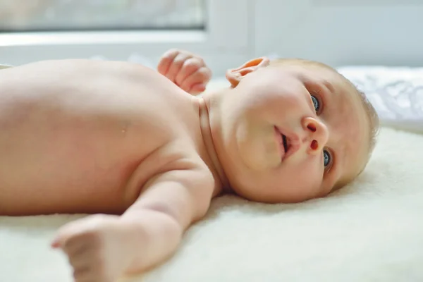 Dulce pequeño recién nacido — Foto de Stock