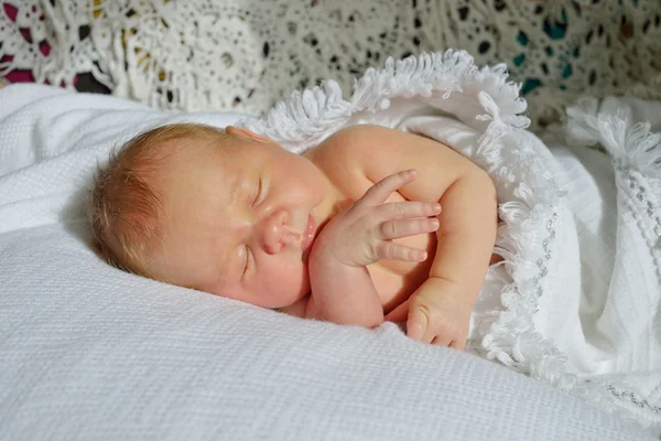 Dulce pequeño recién nacido — Foto de Stock