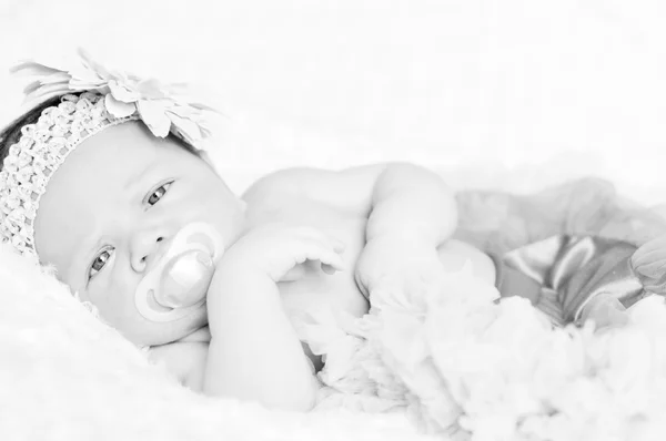 Zoete pasgeboren meisje — Stockfoto