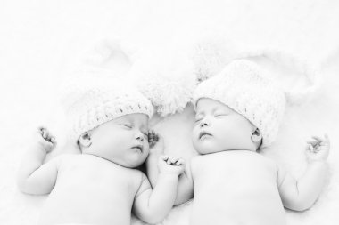 komik İkizler uyuyor