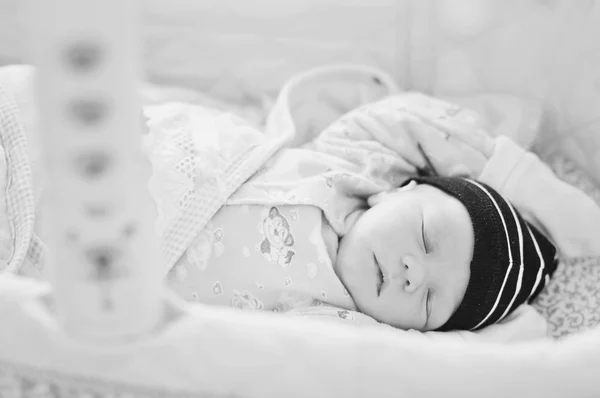 Sweet Three Days Old Newborn Sleeping Cri — Stock Photo, Image