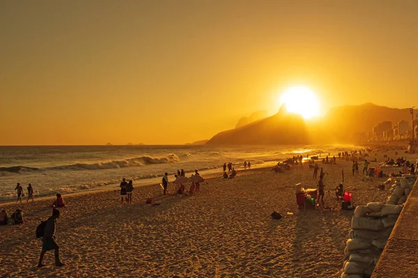 Rio Janeiro Brazil October 2019 Brazilians Enjoy Sunny Afternoon Ipanema — Stock Photo, Image