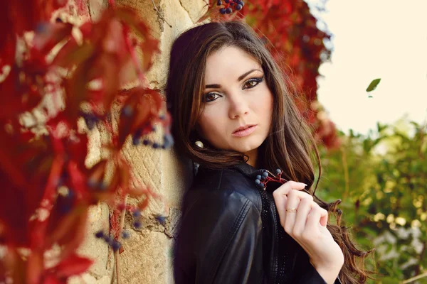 Fille en automne — Photo