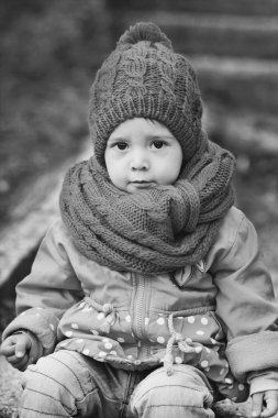 yürümeye başlayan çocuk kız Güz