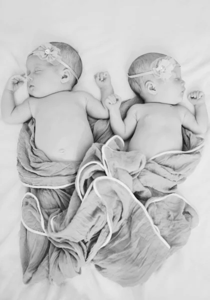 Twins are sleeping — Stock Photo, Image