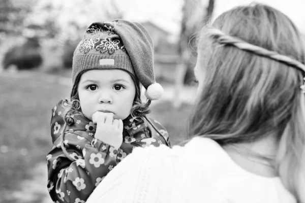 Baby on the mother hands — Stock Photo, Image