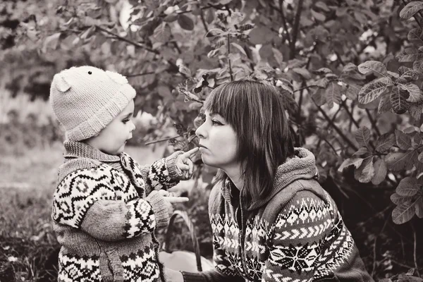 Ragazzo e sua madre — Foto Stock