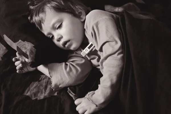 Μικρό παιδί είναι άρρωστος — Φωτογραφία Αρχείου