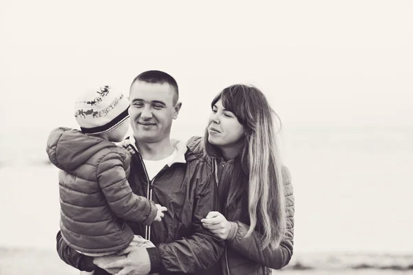 Glückliche Familie — Stockfoto