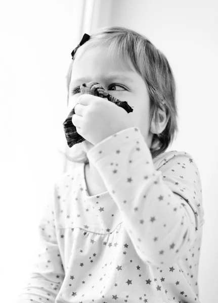 Menina criança doente — Fotografia de Stock