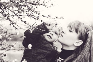 kadın çocuk bahar ile