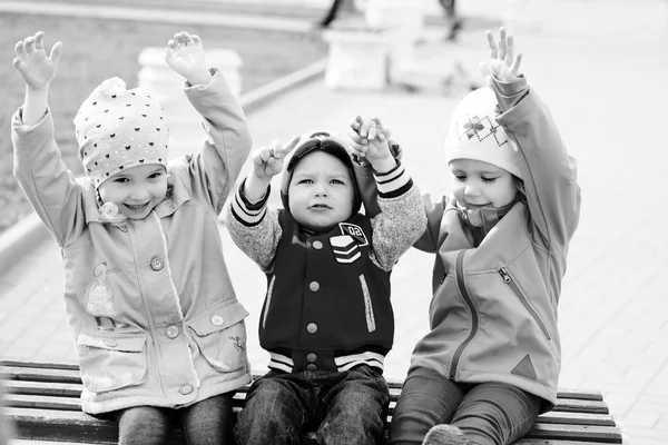 Niños felices —  Fotos de Stock