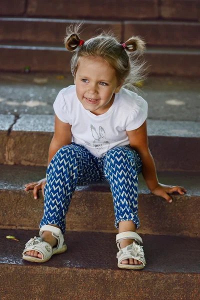 Menina feliz — Fotografia de Stock