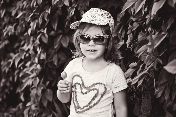 Girl with lollipop — Stock Photo, Image