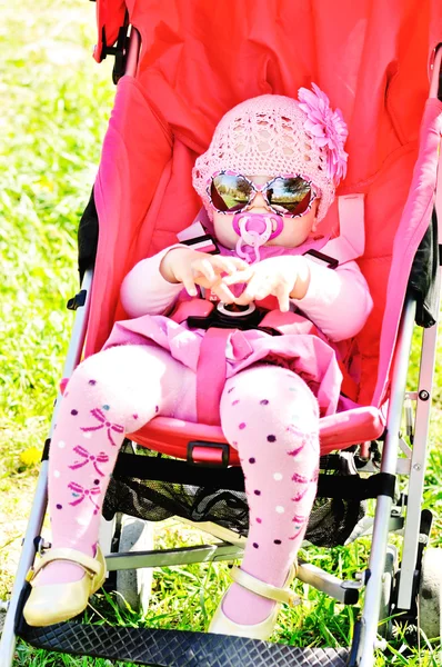 Dziecko w wózku — Zdjęcie stockowe