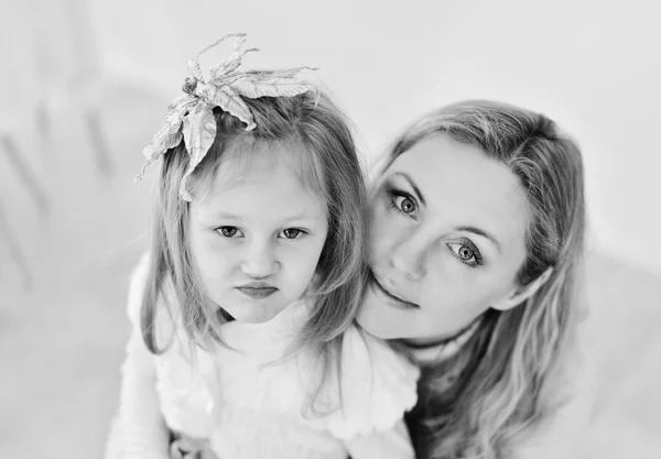 Mother and daughter — Stock Photo, Image