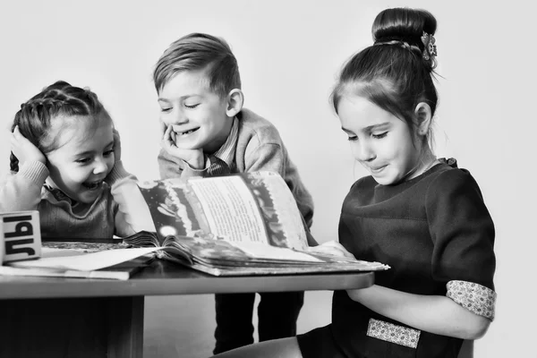 Kinderen op de kleuterschool — Stockfoto