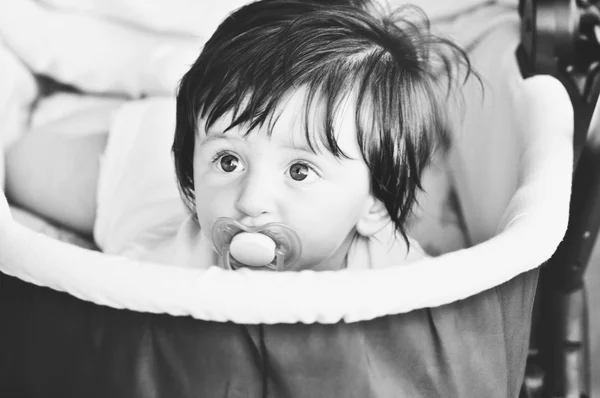 Μωρό στο καροτσάκι — Φωτογραφία Αρχείου