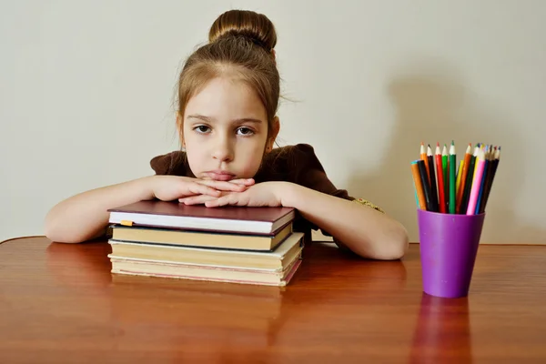 Menina pré-escolar cansado — Fotografia de Stock