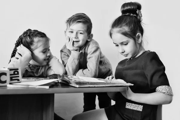 Kinderen op de kleuterschool — Stockfoto