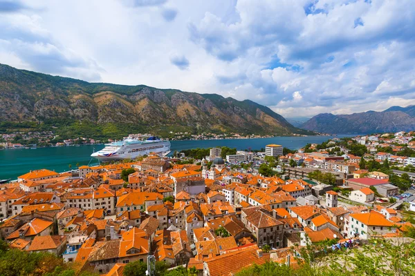 Которської затоки і Старе місто - Чорногорія — стокове фото