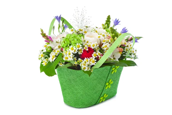 Beyaz arkaplanda izole çiçek buketi — Stok fotoğraf