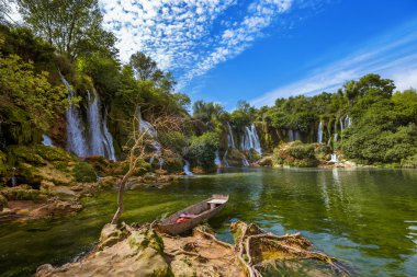 Bosna-Hersek 'te Kravice şelalesi