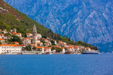 Köy Perast sahil Boka Kotor Körfezi - Karadağ