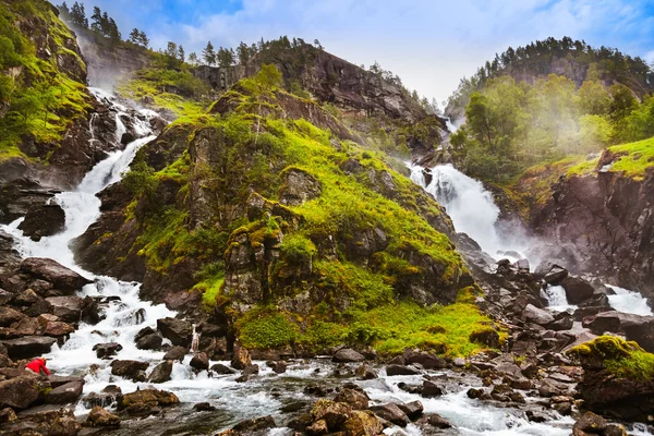 Cascada Laatefossen en Hardanger Noruega — Foto de Stock