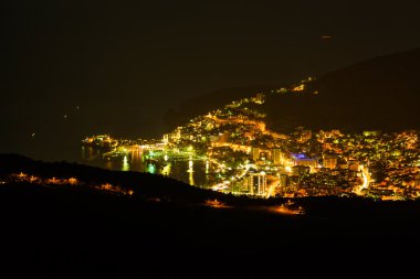 Gün batımında Budva Karadağ