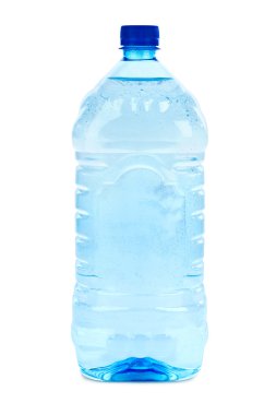 Su şişesi beyaz arka planda izole