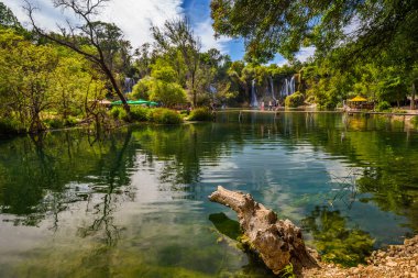 Bosna-Hersek 'te Kravice şelalesi