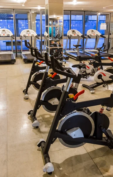 Gimnasio en el gimnasio —  Fotos de Stock