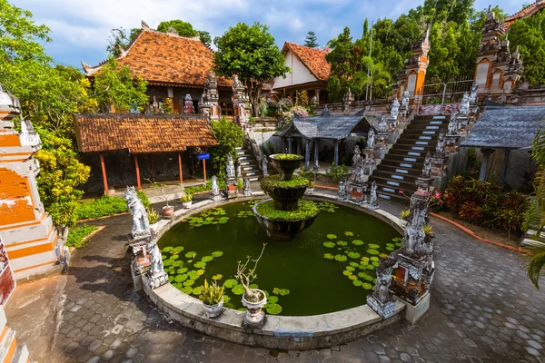 Buddhistiska tempel av Banjar - ön Bali Indonesien — Stockfoto