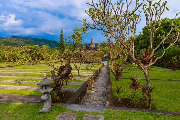 Buddhist temple of Banjar - island Bali Indonesia — Stock Photo, Image