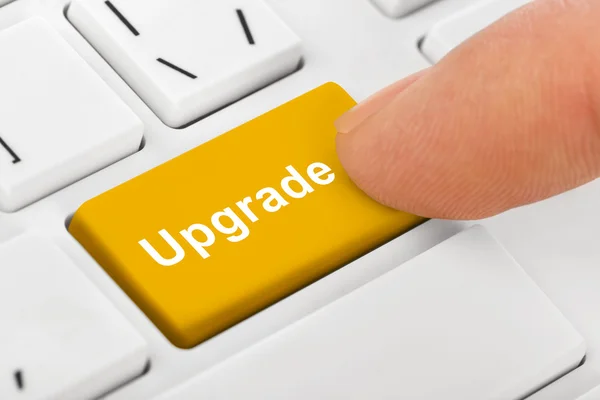 Клавиатура ноутбука с клавишей Upgrade — стоковое фото