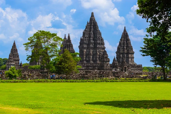 Prambanan tempel nära Yogyakarta på Java ön - Indonesien — Stockfoto