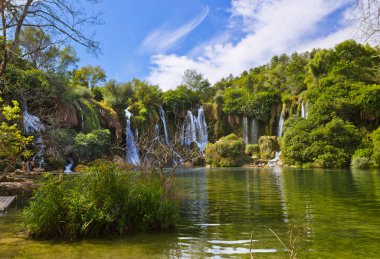 Bosna-Hersek 'te Kravice şelalesi