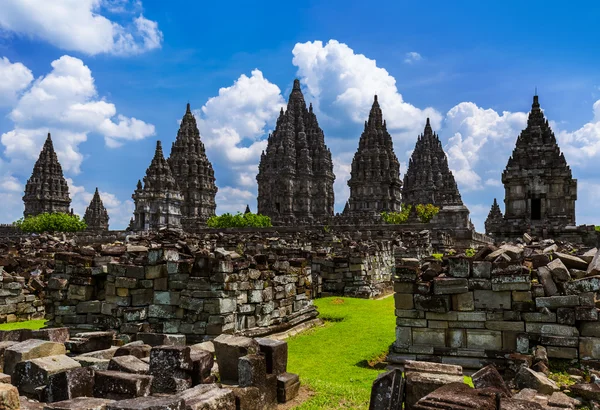 Prambanan tempel nära Yogyakarta på Java ön - Indonesien — Stockfoto