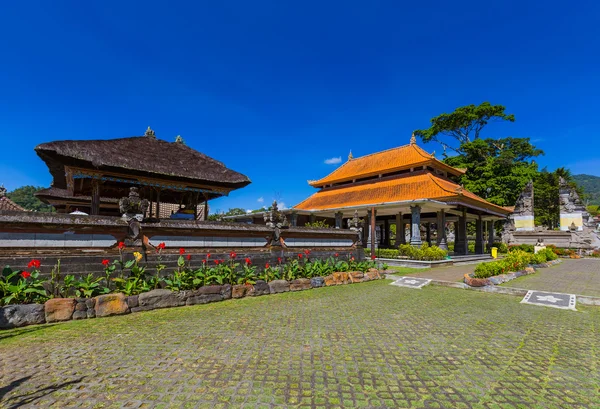 Templo de Ulun Danu - Isla de Bali Indonesia — Foto de Stock