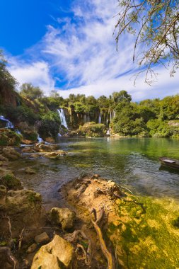 Bosna-Hersek 'te Kravice şelalesi