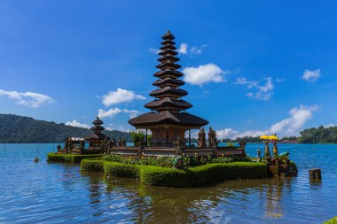 ULUN Danu Tapınağı - Bali Adası Endonezya
