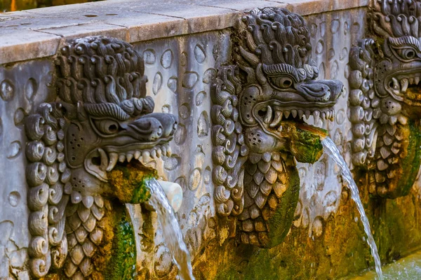 Hot spring luft Panas Banjar - ön Bali Indonesien — Stockfoto