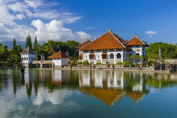 Palacio del Agua Taman Ujung en la isla de Bali Indonesia — Foto de Stock