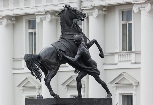 Anichkovbrug Met Beelden Van Paarden Sint Petersburg Rusland — Stockfoto