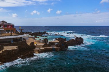 Porto Moniz 'deki lav havuzları - Madeira Portugal - seyahat geçmişi