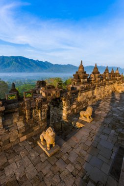 Java Endonezya 'daki Borobudur Buddist Tapınağı - seyahat ve mimari geçmişi